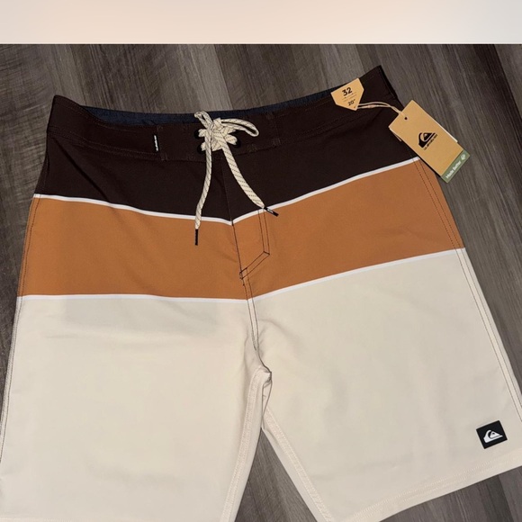 Quiksilver Men's Multicolored Brown Board Shorts - Picture 1 of 5